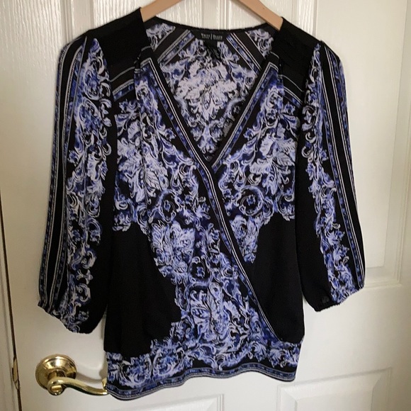 White House Black Market Top - Picture 2 of 4